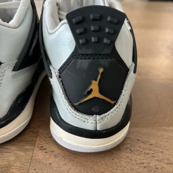 Kids Jordan 4’s Size 12C - Picture 3 of 10